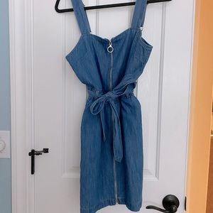 Jean dress size small